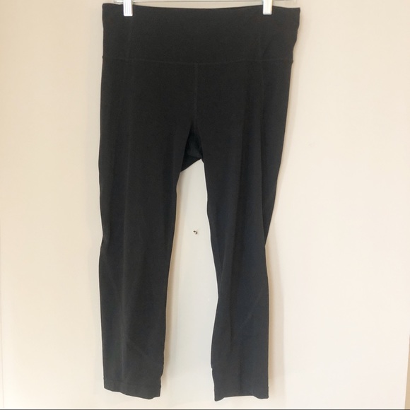 ATHLETA Black Capri Pants - Large Tall - Picture 2 of 7
